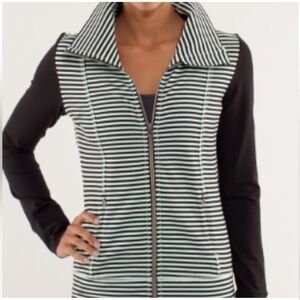 Lululemon Daily Yoga Jacket classic Stripe Mint Moment Size 8